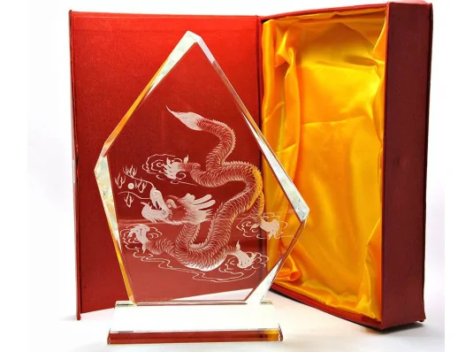 Трапеция хрустальная (25×18×3 см) купить в интернет магазине подарков ПраздникШоп