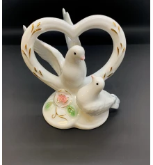 Статуэтка Голуби с сердцем фарфор (11×11×7 см) купить в интернет магазине подарков ПраздникШоп