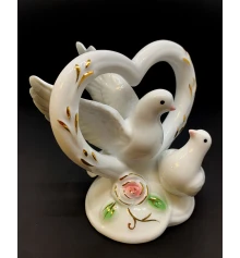 Статуэтка Голуби с сердцем фарфор (11×11×7 см) купить в интернет магазине подарков ПраздникШоп