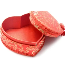 Шкатулка «Сердечко» с вышивкой (10.5×11.5×5.5 см) купить в интернет магазине подарков ПраздникШоп