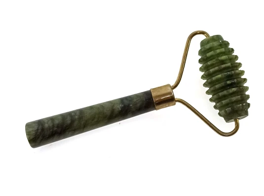 Массажер нефритовый валик ёжик (11×5.5×2 см) купить в интернет магазине подарков ПраздникШоп