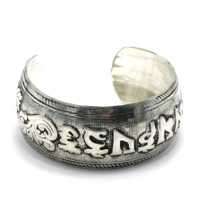 Браслет с мантрой «Серебро» купить в интернет магазине подарков ПраздникШоп