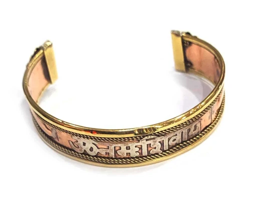 Браслет медный с мантрой и камнями (18×1.5 см) купить в интернет магазине подарков ПраздникШоп