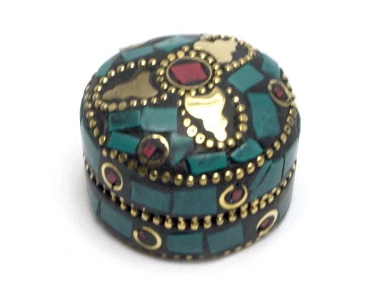 Шкатулка металическая с кораллами и бирюзой (d-3.5 см h-2 см) купить в интернет магазине подарков ПраздникШоп