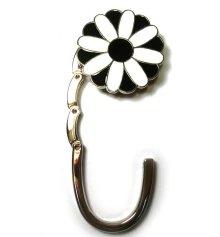 Сумкодержатель для женской сумочки «Цветок-Замок черно-белый» (6×4×1.5 см) купить в интернет магазине подарков ПраздникШоп