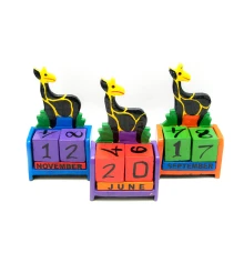 Вечный календарь «Жираф» дерево (17×10×5 см) купить в интернет магазине подарков ПраздникШоп