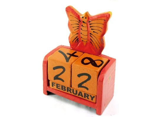 Вечный календарь «Бабочка» дерево красная (15×10×5 см) купить в интернет магазине подарков ПраздникШоп