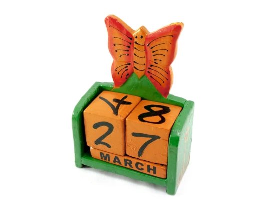 Вечный календарь «Бабочка» дерево зеленая (15×10×5 см) купить в интернет магазине подарков ПраздникШоп