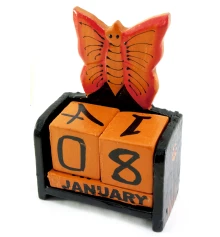 Вечный календарь «Бабочка» дерево черная (15×10×5 см) купить в интернет магазине подарков ПраздникШоп