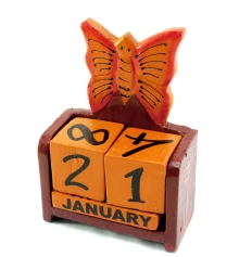 Вечный календарь «Бабочка» дерево коричневая (15×10×5 см) купить в интернет магазине подарков ПраздникШоп