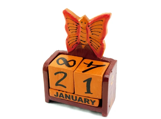 Вечный календарь «Бабочка» дерево коричневая (15×10×5 см) купить в интернет магазине подарков ПраздникШоп