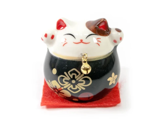 Кошка Манэки-нэко черная (5×5×5 см) купить в интернет магазине подарков ПраздникШоп