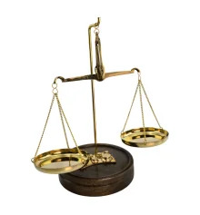 Весы бронзовые на деревянной подставке (19×11.5×11.5 см) купить в интернет магазине подарков ПраздникШоп