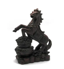 Конь на чаше богатства каменная крошка коричневый (18×13×7 см) купить в интернет магазине подарков ПраздникШоп