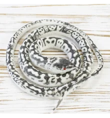 Резиновая змея 75см KP(черно-белая) купить в интернет магазине подарков ПраздникШоп