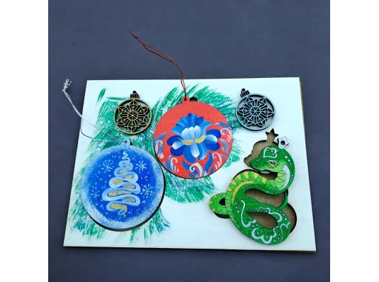 Крафтовая новогодняя открытка «Змея сказочная» (200×150×8мм).Комплект магнит купить в интернет магазине подарков ПраздникШоп