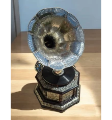 Граммофон «Антик» действующий шестигранный (78-скорость) (62×37×37 см) купить в интернет магазине подарков ПраздникШоп