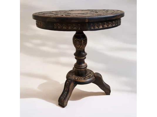 Резной стол из мангового дерева (46.5×44.5×6.5 см) купить в интернет магазине подарков ПраздникШоп