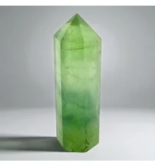 Кристалл зелёного кварца в форме башни (полированный купить в интернет магазине подарков ПраздникШоп