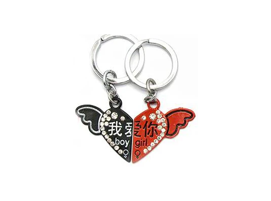 Брелоки для влюбленных (Q) «Сердечко с крылышками» черный-красный купить в интернет магазине подарков ПраздникШоп